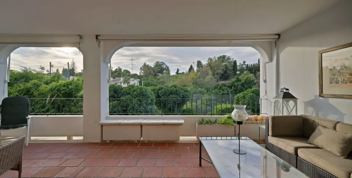 Sale of middle floor apartment in La Quinta 19