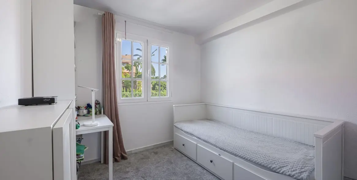 Продажа таунхауса в Estepona 12