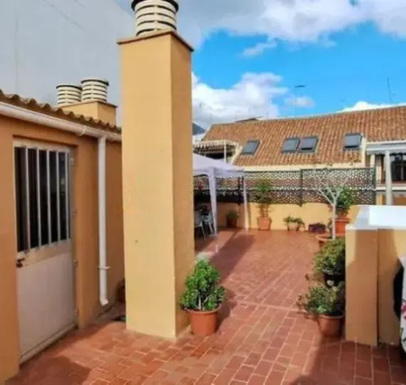 Продажа апартаментов на среднем этаже в Marbella