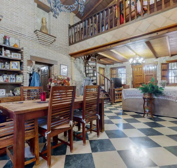 Sale of detached villa in Bobadilla