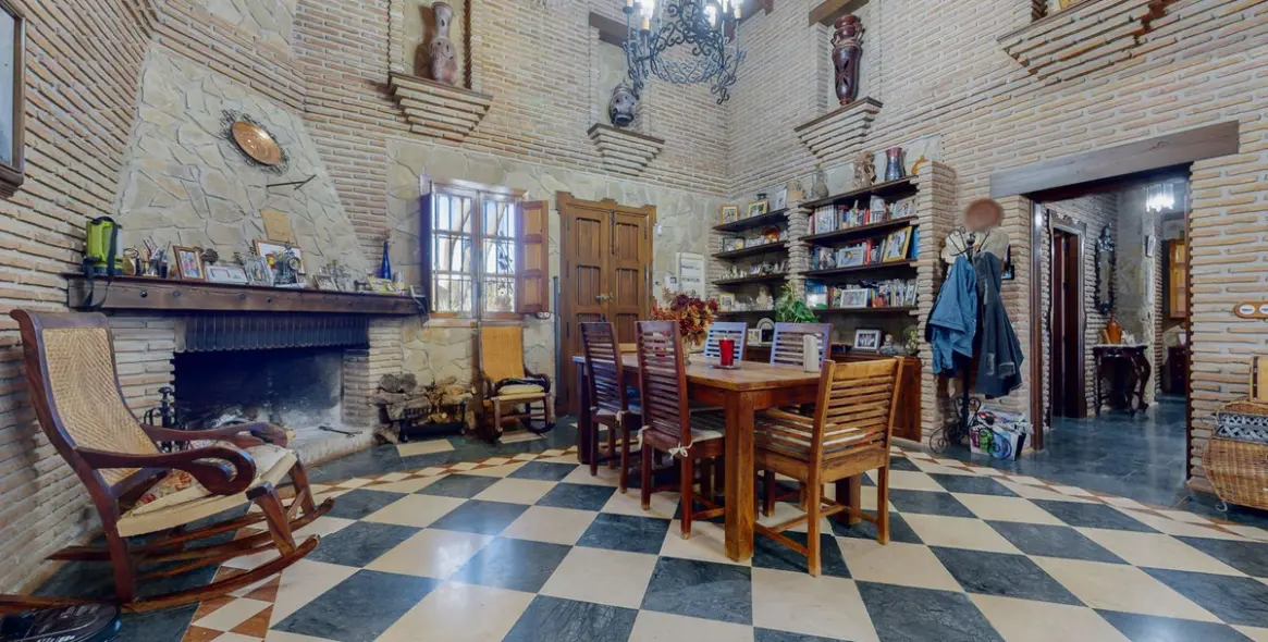 Sale of detached villa in Bobadilla 3