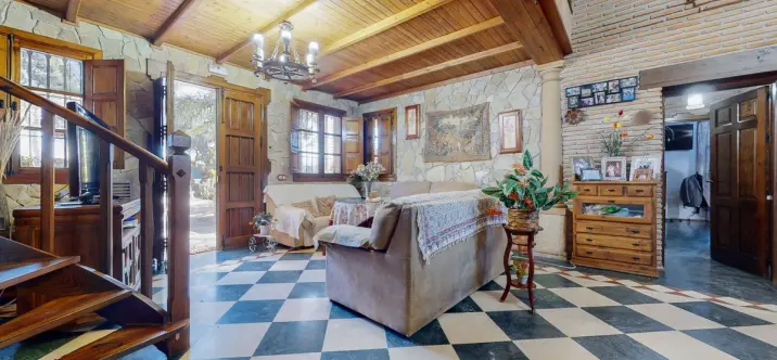 Sale of detached villa in Bobadilla 3