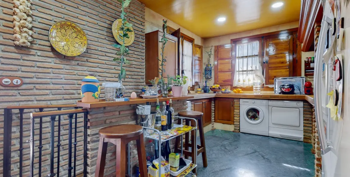 Sale of detached villa in Bobadilla 9