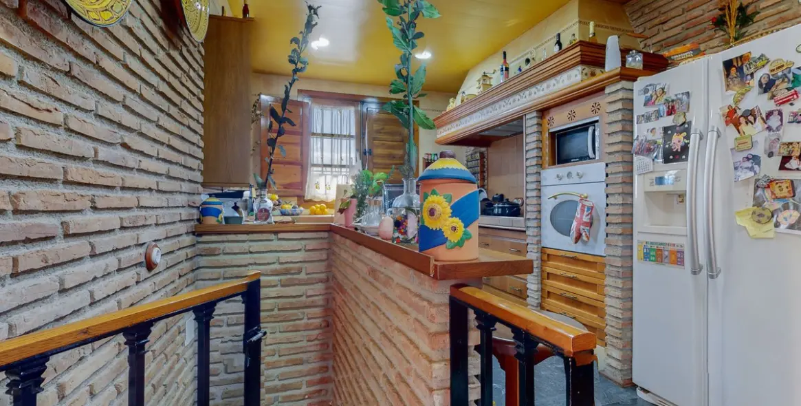 Sale of detached villa in Bobadilla 10