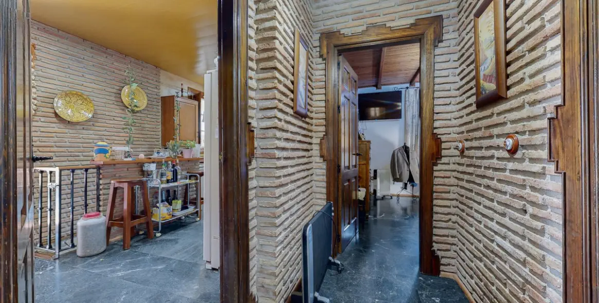 Sale of detached villa in Bobadilla 12