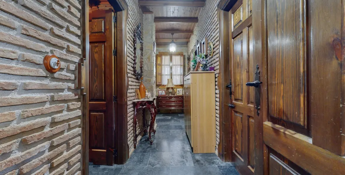 Sale of detached villa in Bobadilla 17