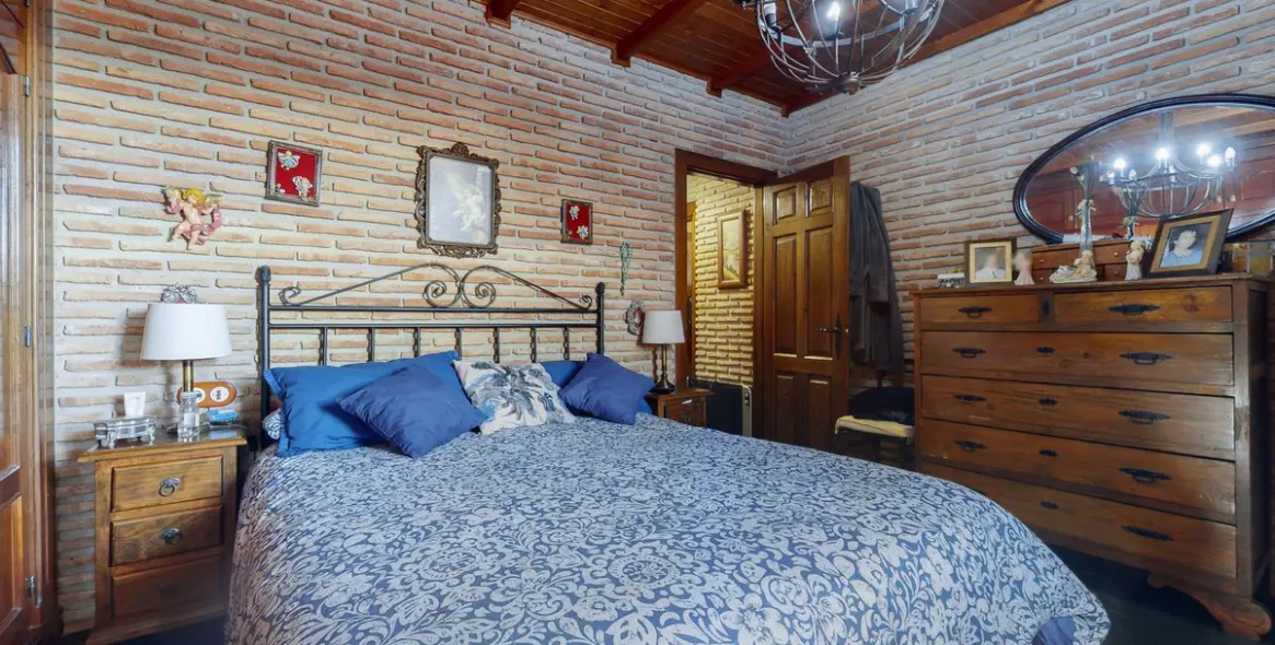 Продажа  отдельно стоящей виллы в Bobadilla 14