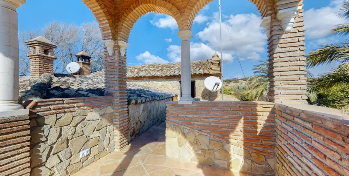 Sale of detached villa in Bobadilla 23