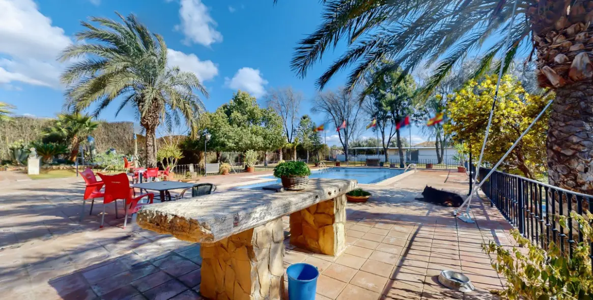 Sale of detached villa in Bobadilla 24