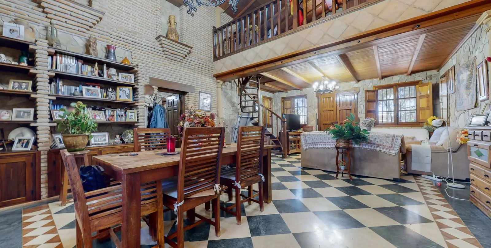 Venta de villa independiente en Bobadilla 2