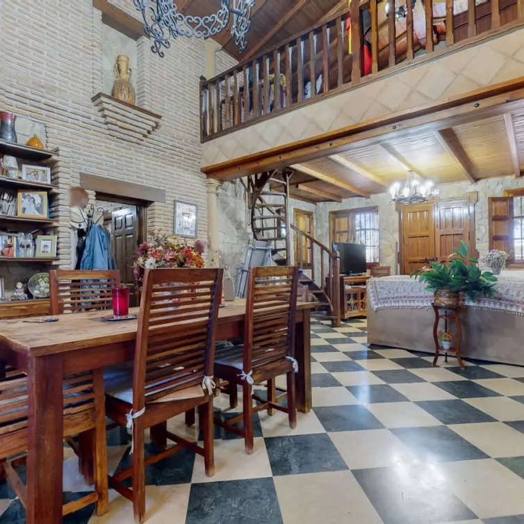 Sale of detached villa in Bobadilla