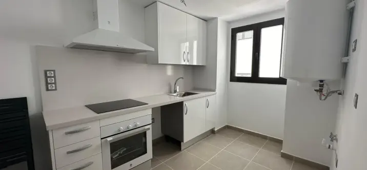 Sale of penthouse in Estepona 3