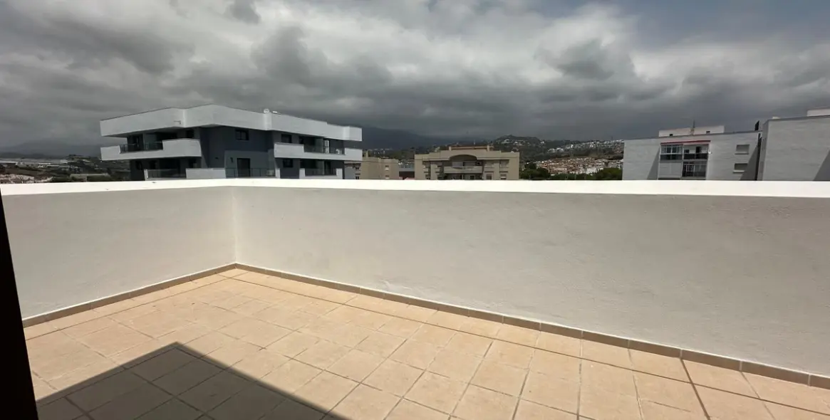Sale of penthouse in Estepona 12