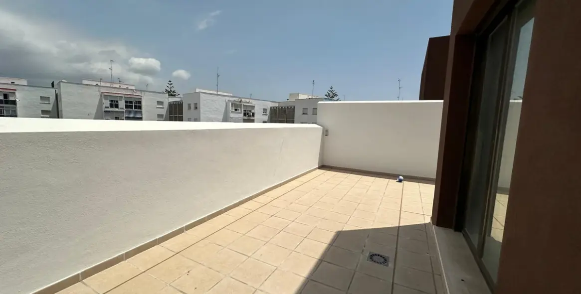 Sale of penthouse in Estepona 13