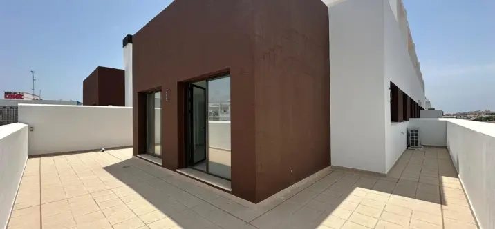 Sale of penthouse in Estepona 0