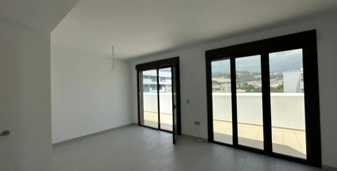 Sale of penthouse in Estepona 18