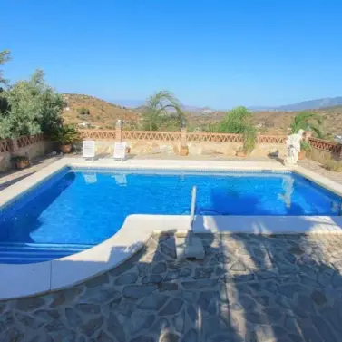 Venta de villa independiente en Guaro