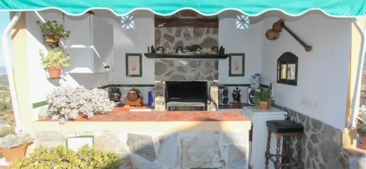 Venta de villa independiente en Guaro 3