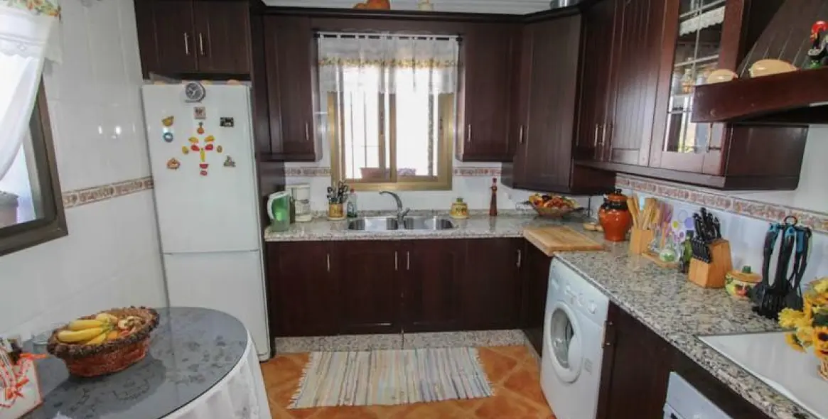 Sale of detached villa in Guaro 6