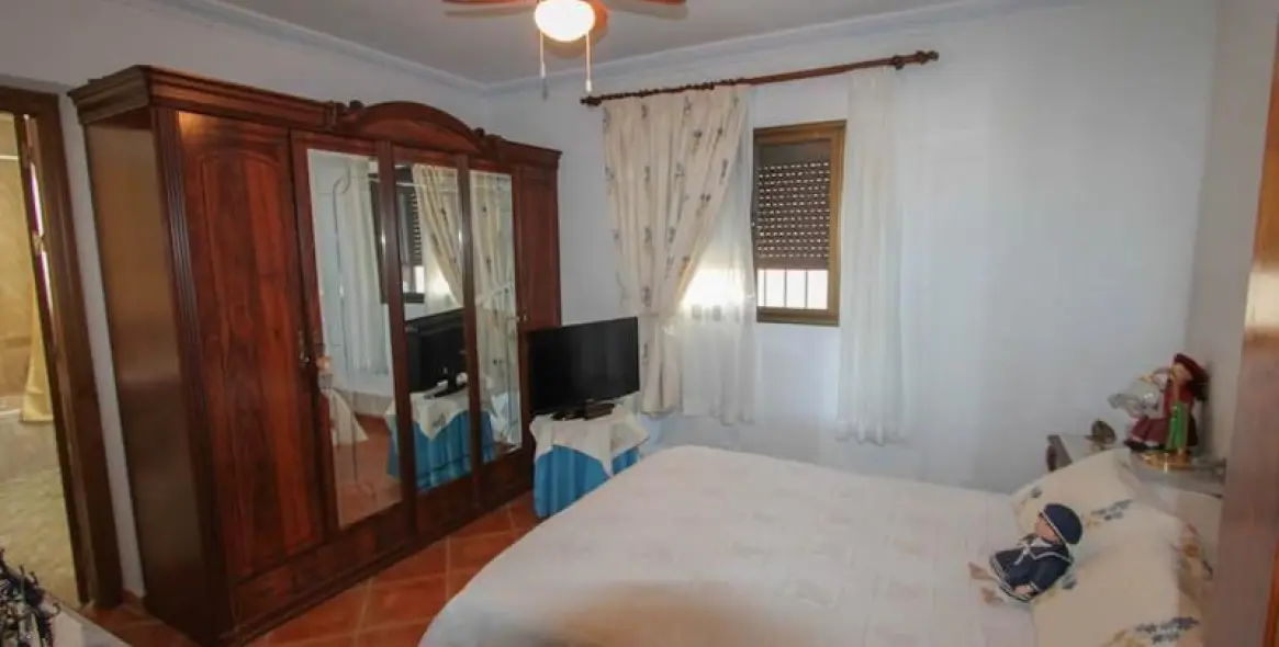 Sale of detached villa in Guaro 7