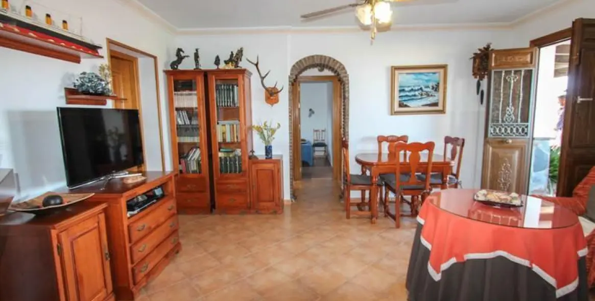 Продажа  отдельно стоящей виллы в Guaro 22