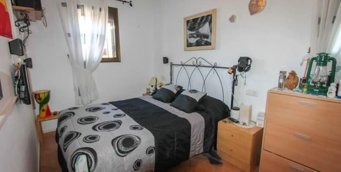 Продажа  отдельно стоящей виллы в Guaro 26