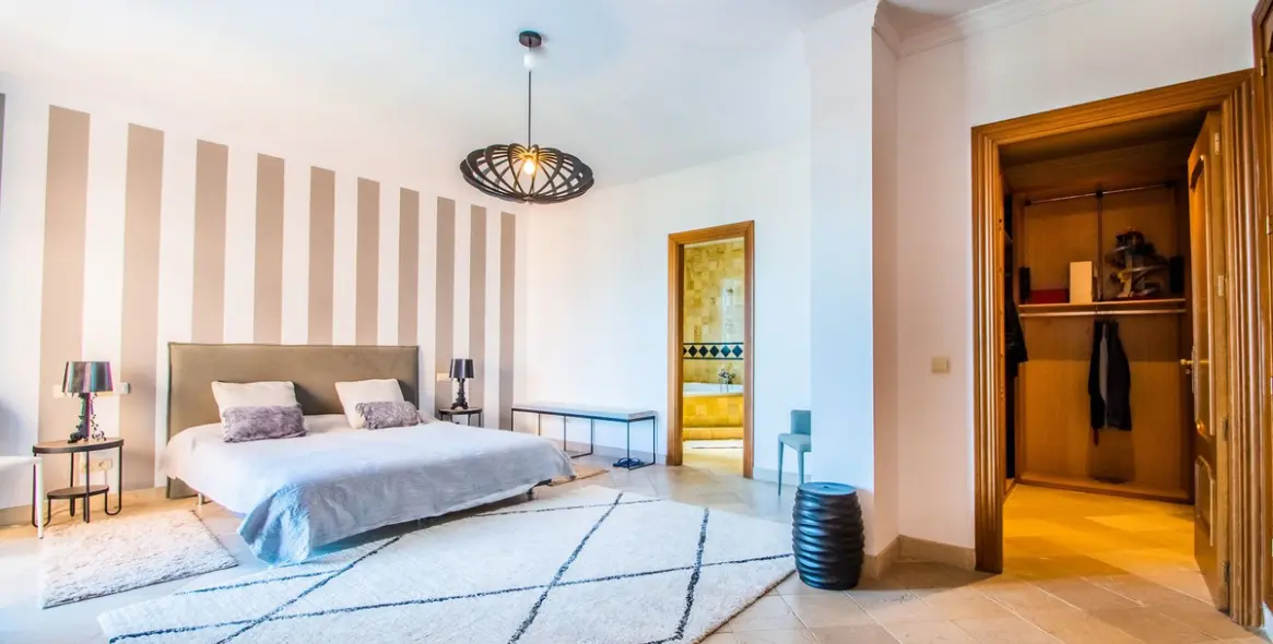 Sale of penthouse in Cancelada 1