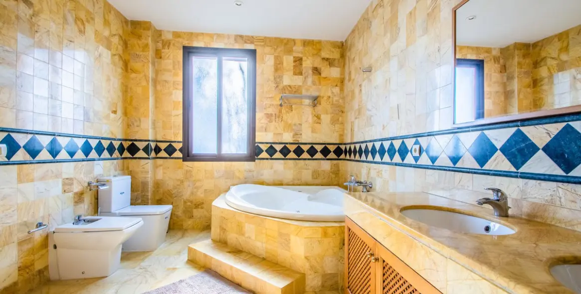 Sale of penthouse in Cancelada 4