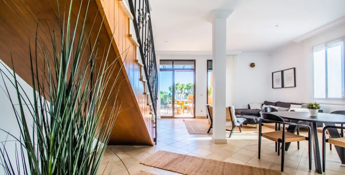 Sale of penthouse in Cancelada 9