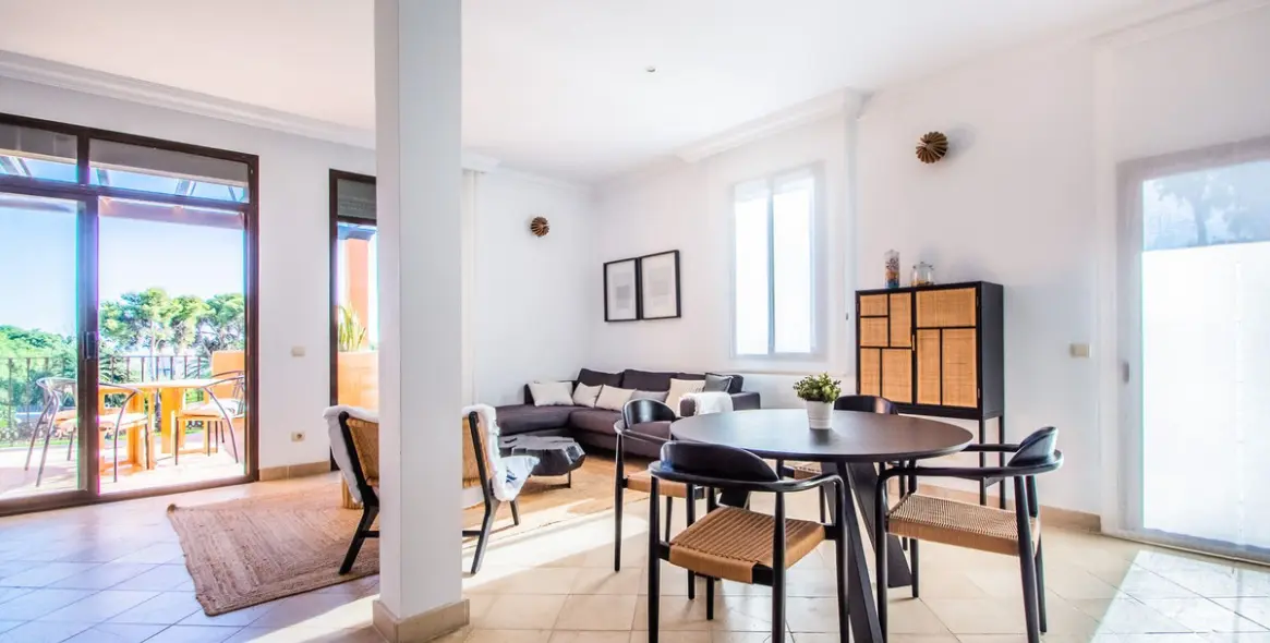 Sale of penthouse in Cancelada 10