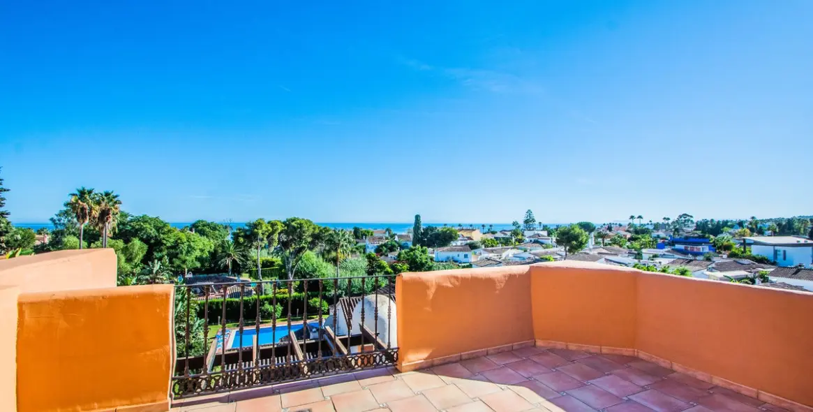 Sale of penthouse in Cancelada 16