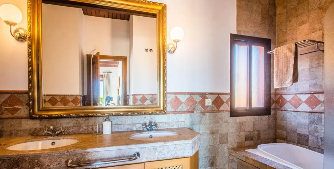 Sale of penthouse in Cancelada 20