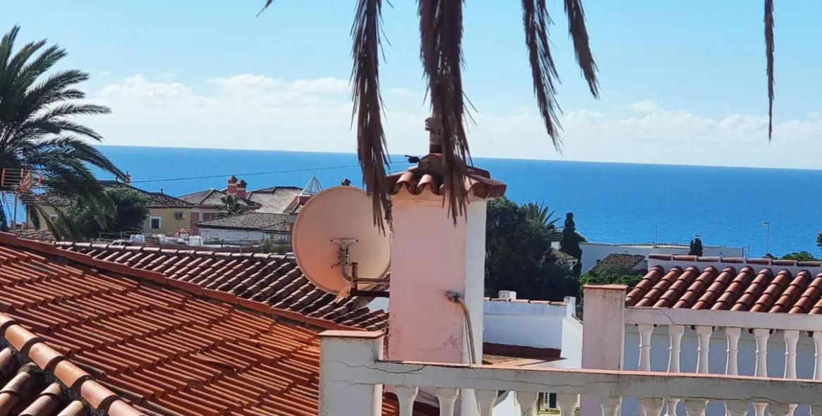 Sale of detached villa in El Faro 1
