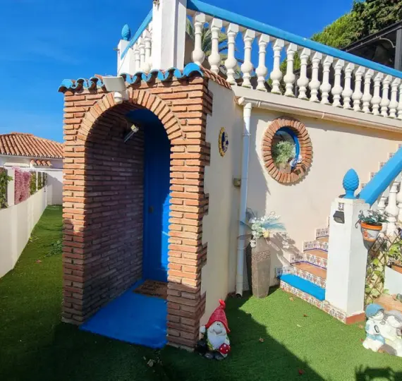 Sale of detached villa in El Faro