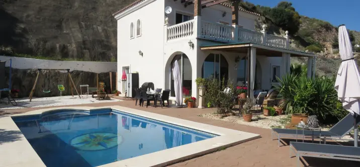 Продажа  отдельно стоящей виллы в Alhaurín el Grande 0