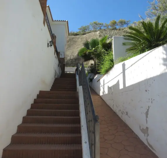 Продажа  отдельно стоящей виллы в Alhaurín el Grande