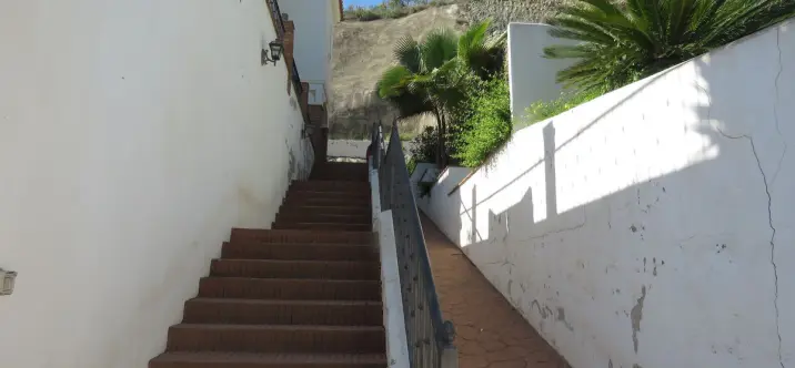 Продажа  отдельно стоящей виллы в Alhaurín el Grande 3