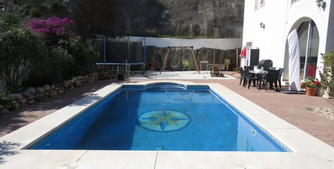 Продажа  отдельно стоящей виллы в Alhaurín el Grande 15