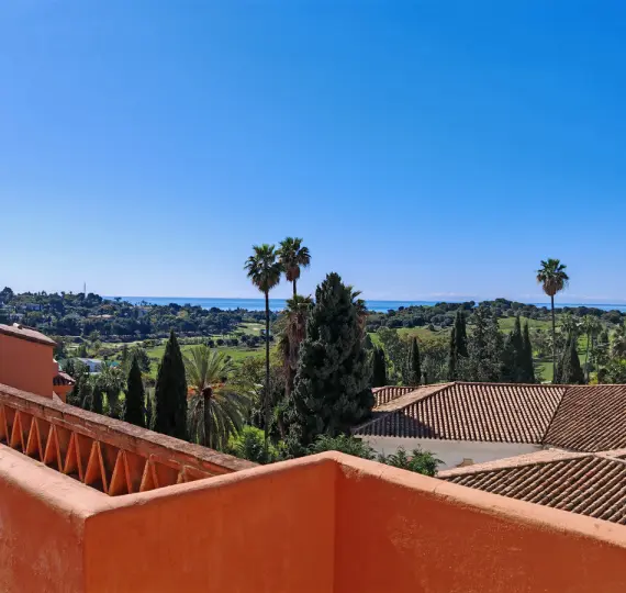 Sale of penthouse in Benahavís