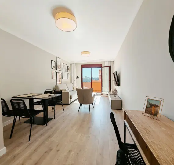 Sale of penthouse in Benahavís