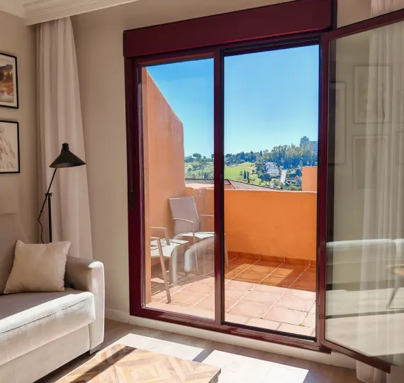 Sale of penthouse in Benahavís