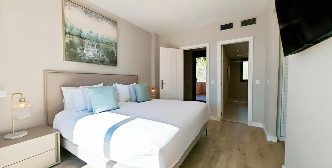 Sale of penthouse in Benahavís 13