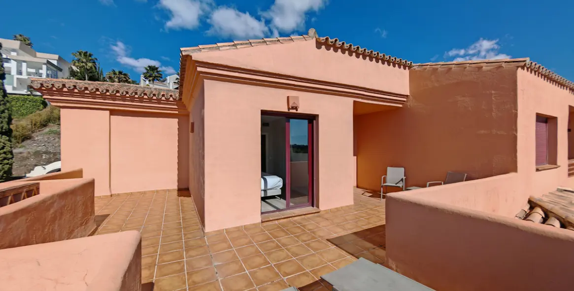 Sale of penthouse in Benahavís 15