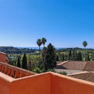 Sale of penthouse in Benahavís