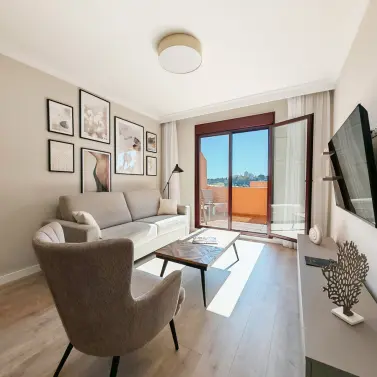 Sale of penthouse in Benahavís