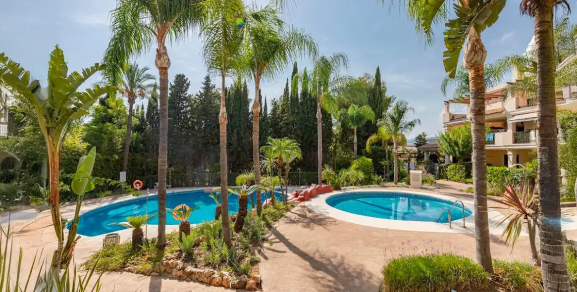 Sale of ground floor apartment in Nueva Andalucía 1