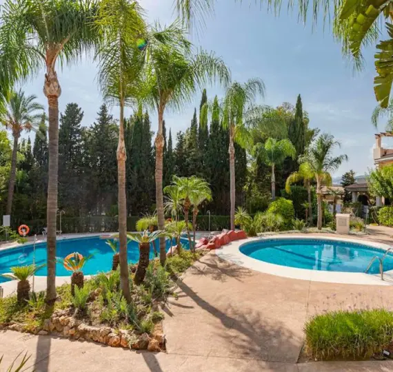 Venta de apartamento en planta baja en Nueva Andalucía