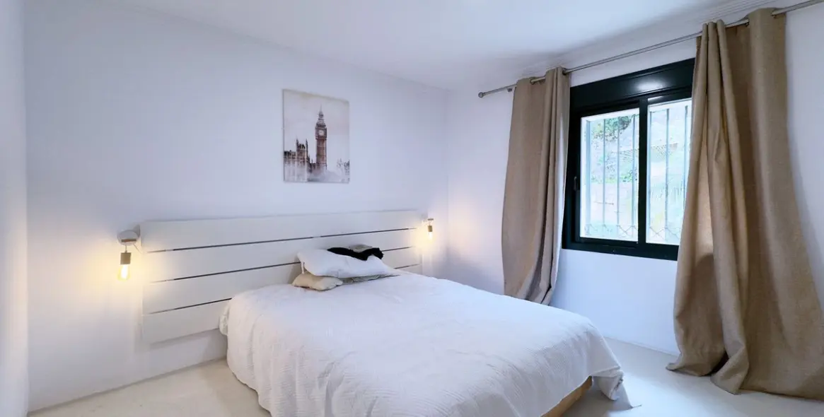 Sale of ground floor apartment in Nueva Andalucía 13