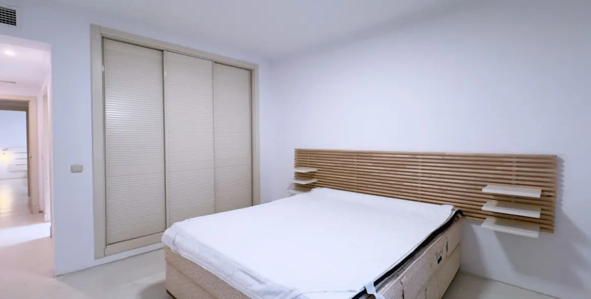 Sale of ground floor apartment in Nueva Andalucía 15