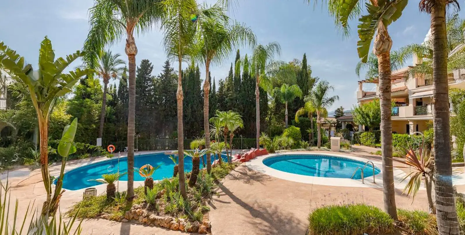 Sale of ground floor apartment in Nueva Andalucía 1